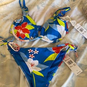 roxy bikini set nwt small